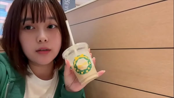 飲食店のト◯レでオナニーしてて喘ぎそうになったら、隣でおし◯こしてる人にオナニーしてるのバレそうになりました…